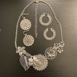 Statement necklace & earrings set